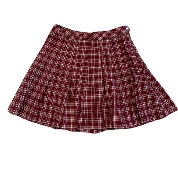 H&M Divided Red Plaid Pleated Mini Skirt - Size 6 - Picture 1 of 6